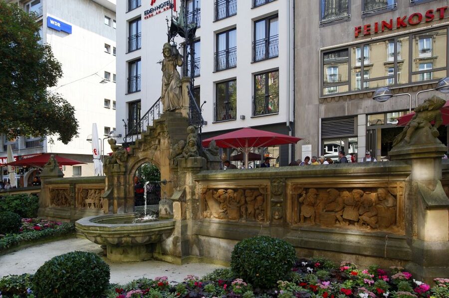 Cologne: Histories & Typical Cologne - Kreuzblume to Cologne Cathedral, Finding the Meeting Point Easily