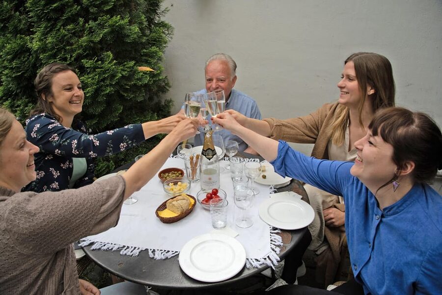 Cologne-Nippes: Summer wine party in the frenchstyle garden - Weather plan: garden if sunny, wine cellar if not