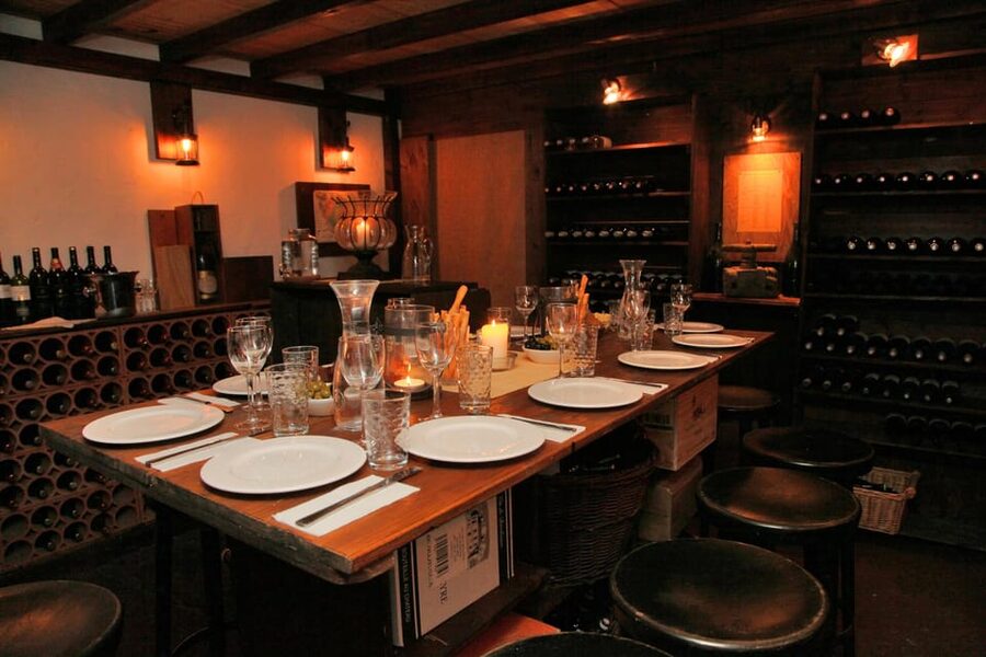 Cologne-Nippes: wine hopping (wine trip) - What you taste during the wine hop: from country to chateau style