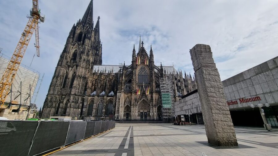 Cologne: Old City Guided Walking Tour - Walking into Cologne beer culture, etiquette and the funniest kind of detail