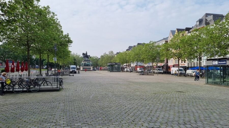 Cologne: Old City Guided Walking Tour - Price and value: is $94 per group up to 5 fair?