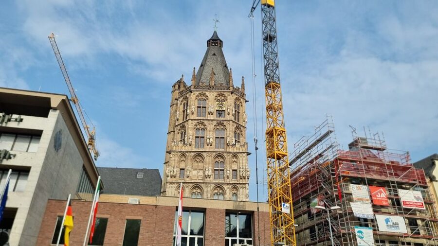 Cologne: Old City Guided Walking Tour - Starting at Cologne Cathedral, the Gothic story you can actually see