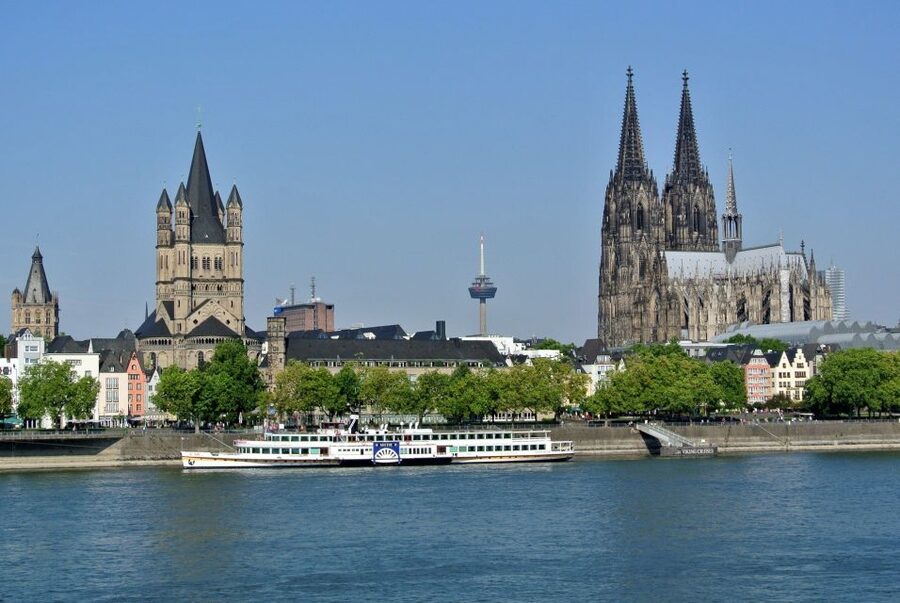 Cologne: Old Town Highlights Walking Tour - The largest Romanesque church stop (and why it’s not filler)
