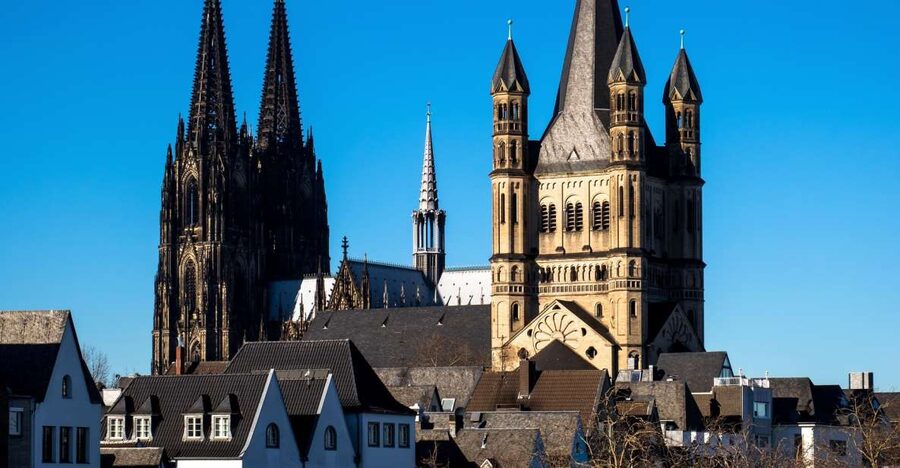 Cologne: Old Town Highlights Walking Tour - Where you meet: Petrusbrunnen by the Cathedral