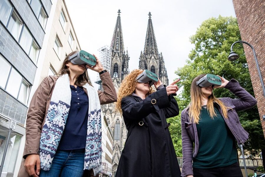 Cologne: Old Town Virtual Reality Walking Tour - Meeting at TimeRide Köln, then getting the headset rhythm right