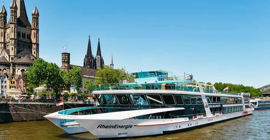 Cologne: Panoramic City Cruise - The Rhine stretch: modern Rheinauhafen and museum sights