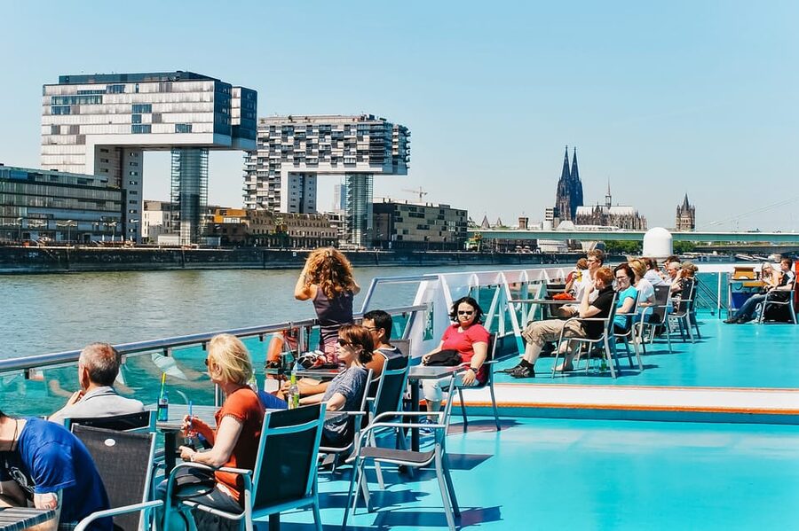 Cologne: Panoramic City Cruise - Timing tips: daylight, sunset, and how weather changes the vibe