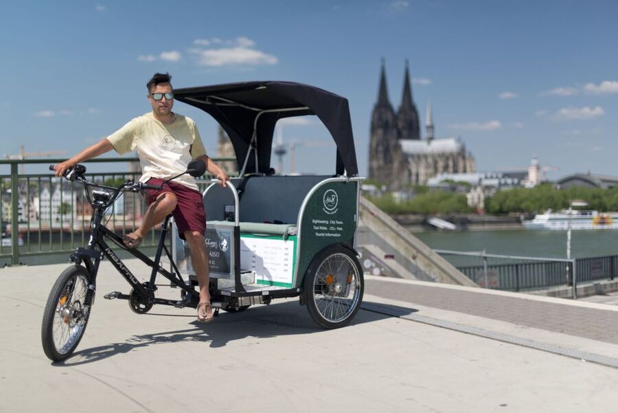 Cologne: Private Rickshaw Tour - Cologne Cathedral: the quick hit that sets the tone