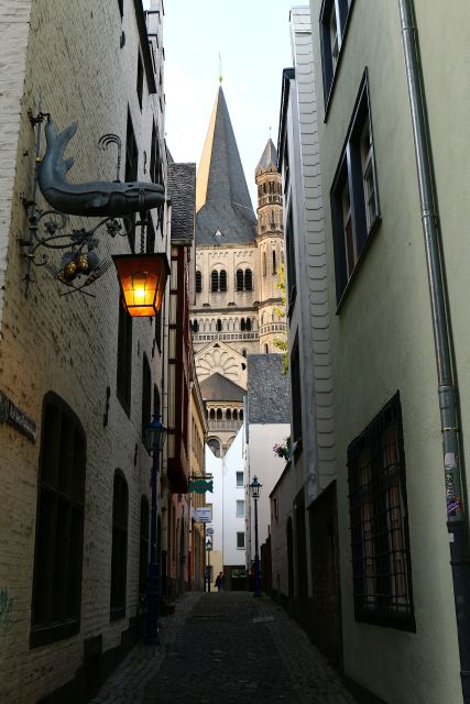 Cologne: Private Walking Tour of City Center - Ending at Heinzelmännchen Fountain: a myth that explains local charm