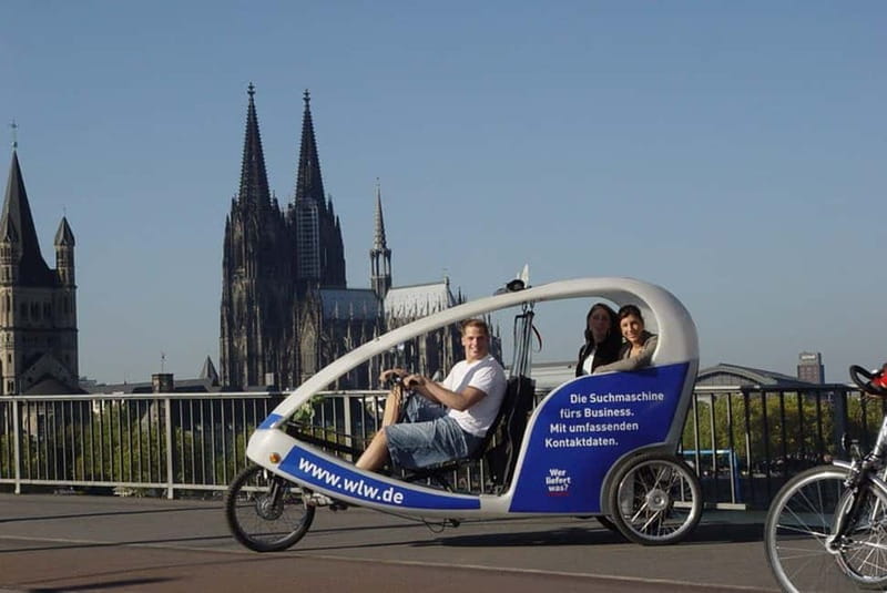 Cologne: Rickshaw city tour perpedalo - Cologne Cathedral first: the skyline hit you feel right away