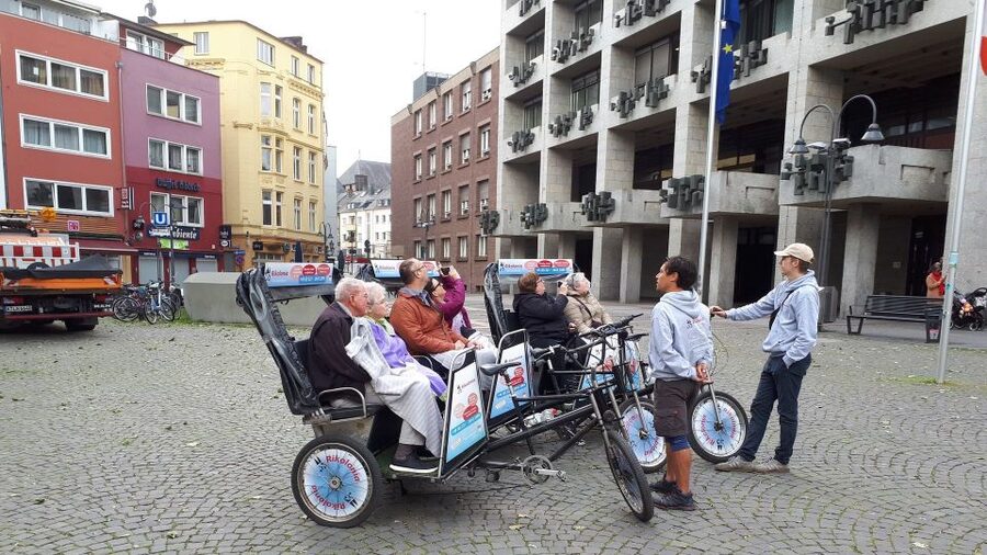 Cologne: Rickshaw Sightseeing Tour - Old Town Cologne: 2000 years you can actually see