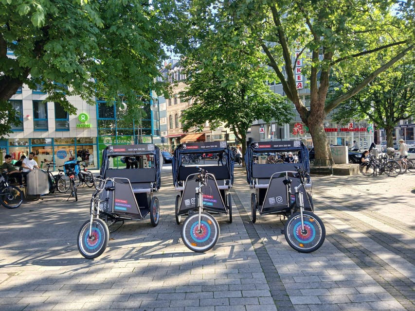 Cologne: Rickshaw Sightseeing Tour - Comfort and weather: warm blankets make a real difference