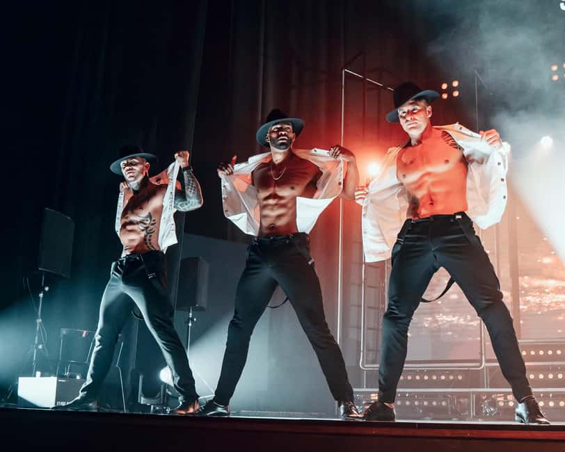 Cologne: SIXX PAXX Men's Performing Arts Show - Languages and hosts: making sure you understand what’s going on