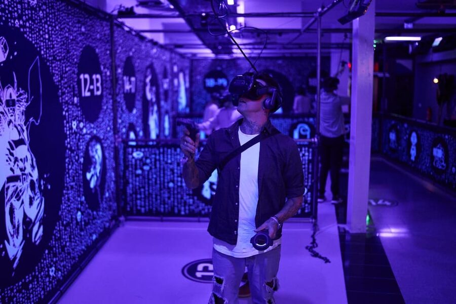 Cologne: Virtual escape game adventure at 7th Space - Best for: families, birthdays, JGAs, and team-building