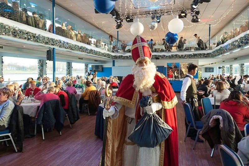 Cologne: Winter Afternoon Boat Cruise on the Rhine - On Board: Reserved Seating, Festive Live Music, And St. Nicholas