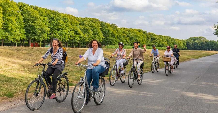 Cycling tour through the green Hannover - New Town Hall and the Quick Setup for City Views