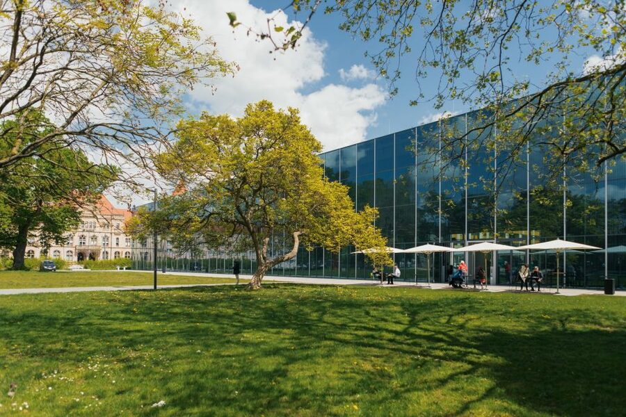 Dessau: Guided Walking Tour through History - The core idea: 1.5 hours, eight centuries, no fluff