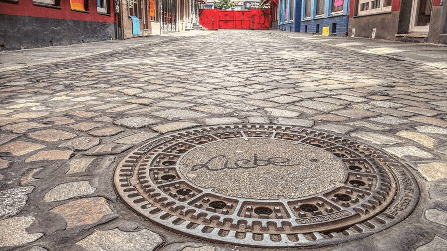 Die Kiez-Kapitän Reeperbahn & Beatles Kieztour Hamburg - Beatles-Platz and Große Freiheit, Pop Culture Written in Side Streets