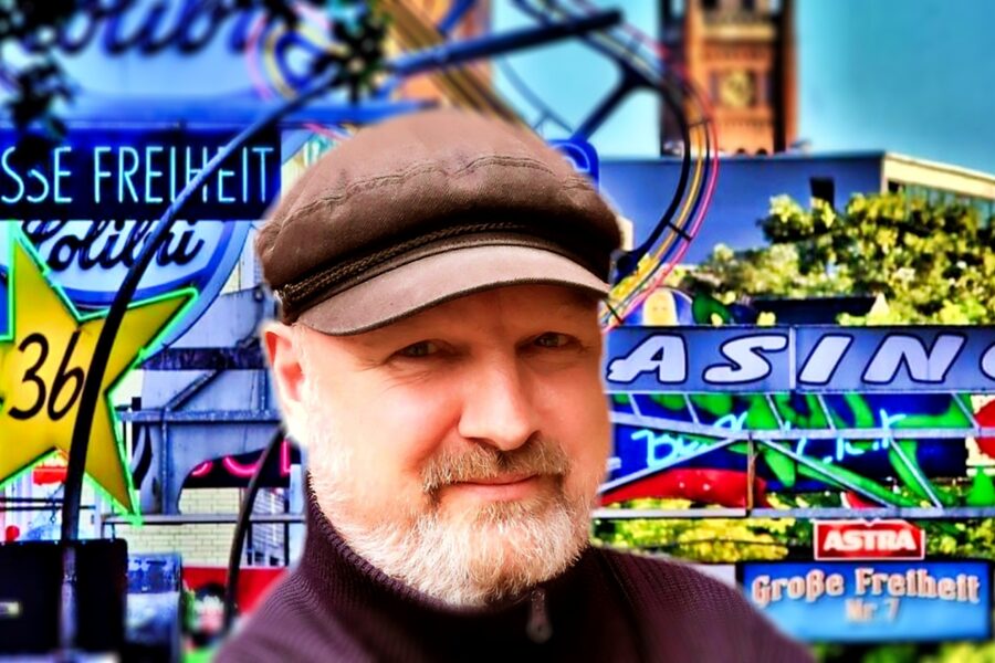 Die Kiez-Kapitän Reeperbahn & Beatles Kieztour Hamburg - Meeting at Davidwache, the Starting Point With Authority