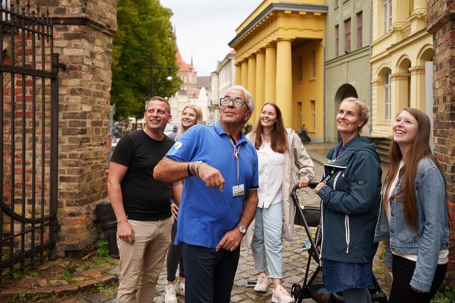 Discover Rostock: A Guided City Tour for Cruise Guests - How the Warnemünde to Rostock timing really feels