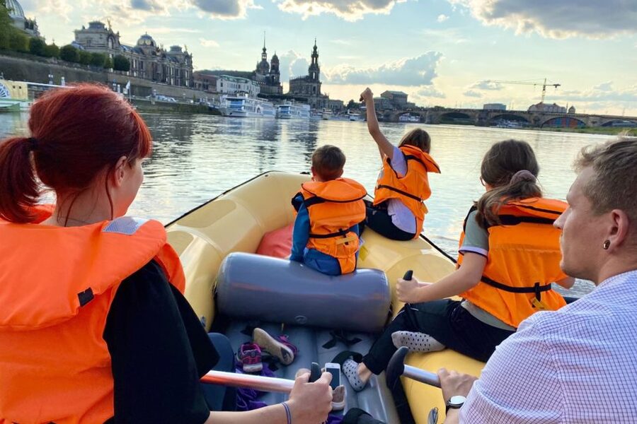 Dresden: Bootstour im Schlauchboot durch die Altstadt - Pacing, duration, and the small-group setup that helps you relax