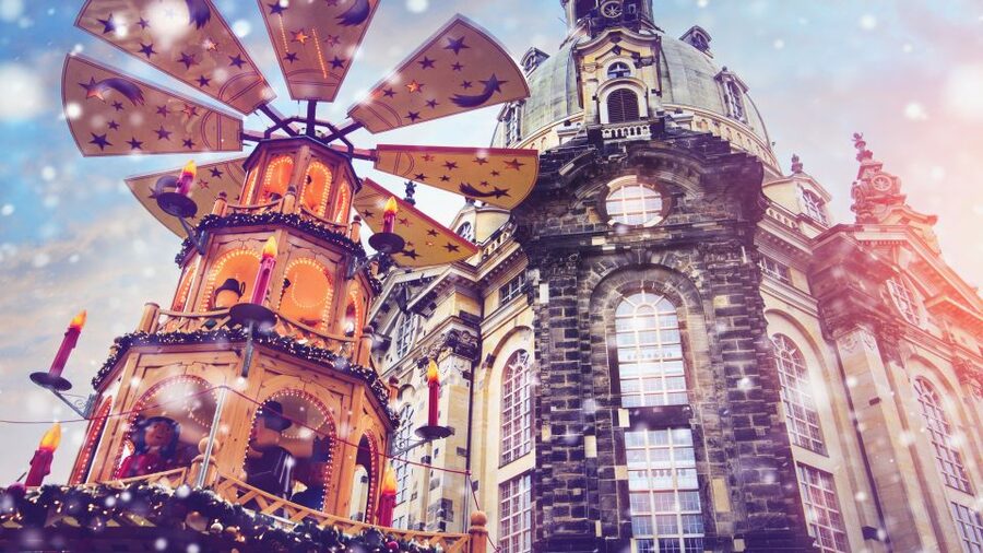 Dresden: Christmas Sightseeing Tour with a 'Pflaumentoffel' - The smells, sounds, and little holiday details that add up