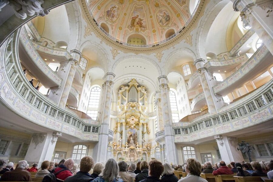 Dresden: Complete Walking Tour with Frauenkirche Visit - Meeting Neumarkt, grabbing headsets, and getting oriented fast