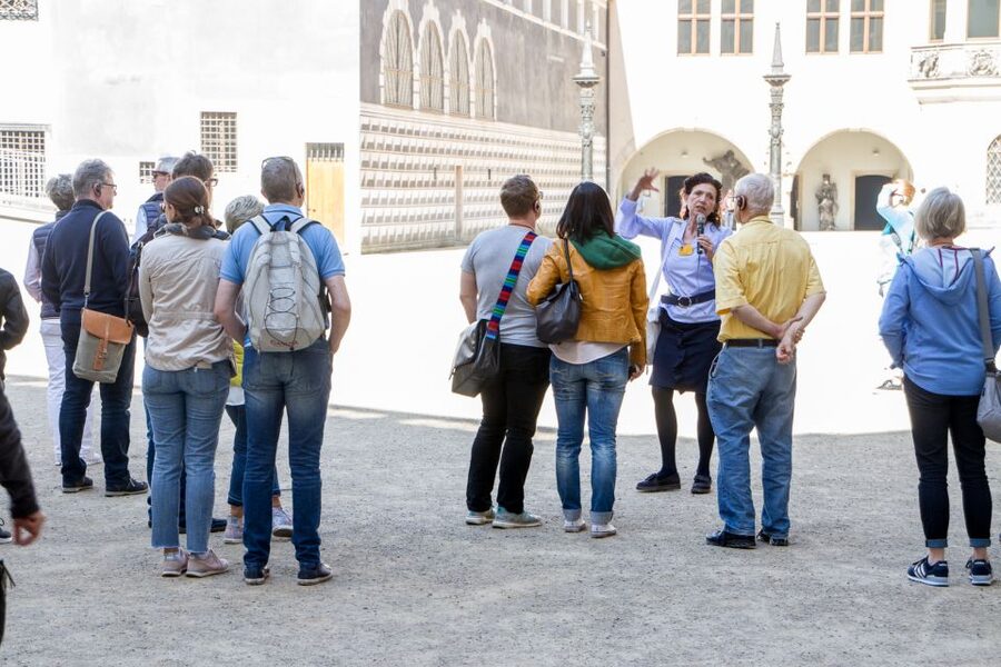 Dresden: Complete Walking Tour with Frauenkirche Visit - Frauenkirche Stop: what you will understand before you even leave the nave