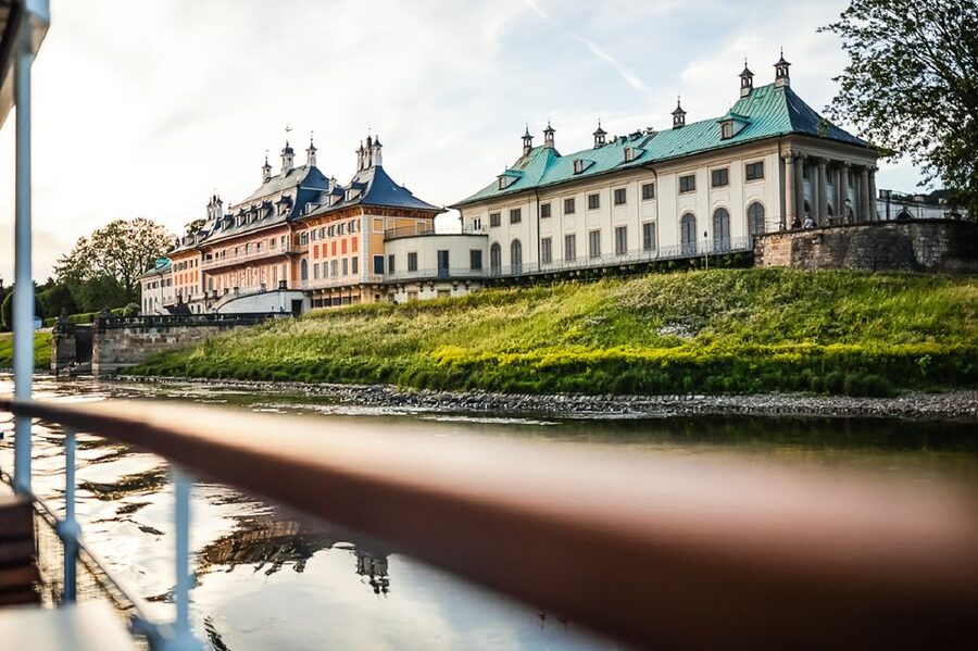 Dresden: Elbe River Cruise to Pillnitz Castle - Food, drinks, and what to do if you get hungry