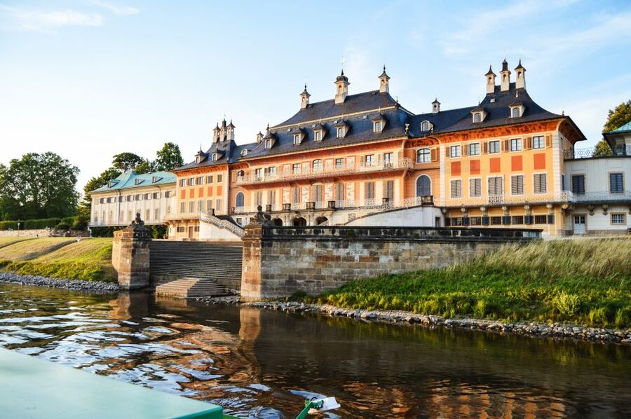 Dresden: Elbe River Cruise to Pillnitz Castle - Getting to piers 1-7 under Brühlsche Terrasse (and not wasting time)