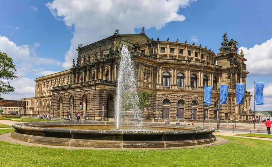 Dresden: Guided Tour with Beer Tasting - Should you book the Dresden guided beer tasting tour?