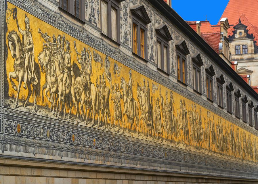 Dresden: Old Town Self-Guided Scavenger Hunt Tour - Following the clues along Augustusbrücke and toward Brühl’s Terrace