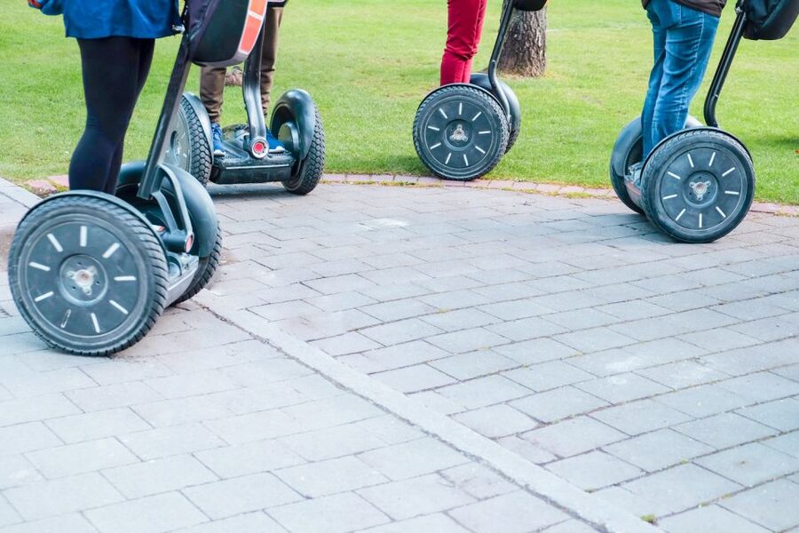 Dresden: Segway Tour Along the Elbe and Old Town - Getting oriented on the Königsufer, then rolling toward Frauenkirche