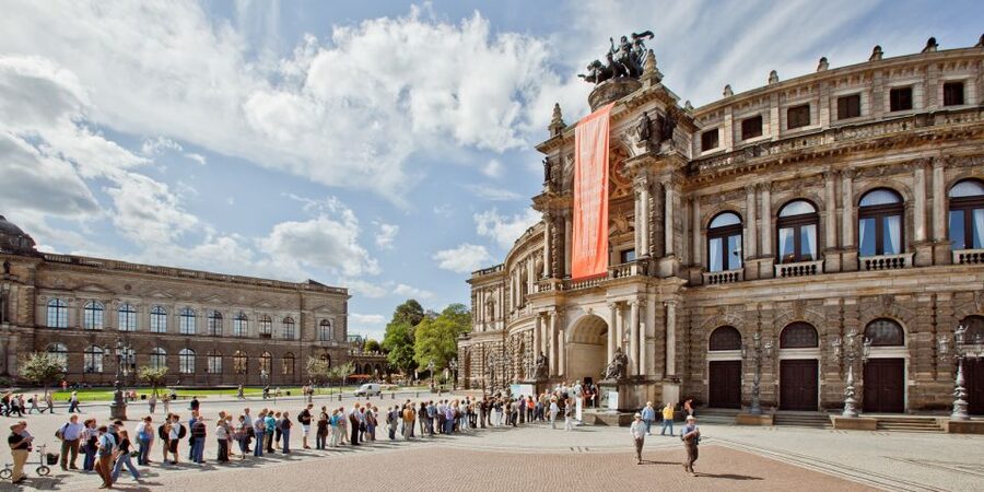 Dresden: Semperoper Tickets and Guided Tour - Key Things You’ll Notice on This Semperoper Tour