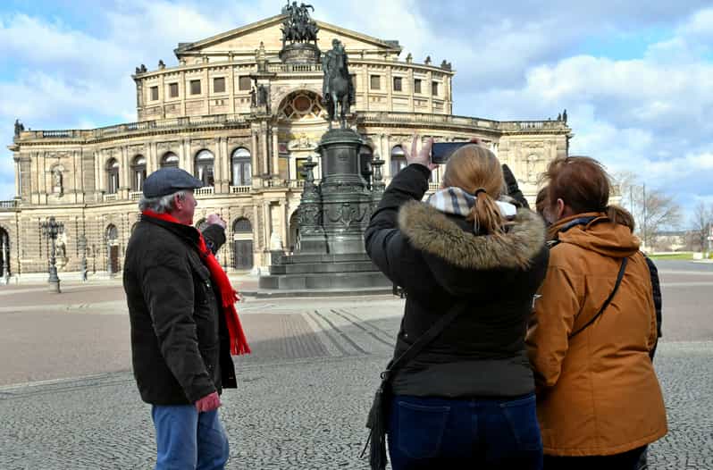 Dresden: Sightseeing Walking Tour in English - Meeting Point at QF Passage, Basement: Get There Easy