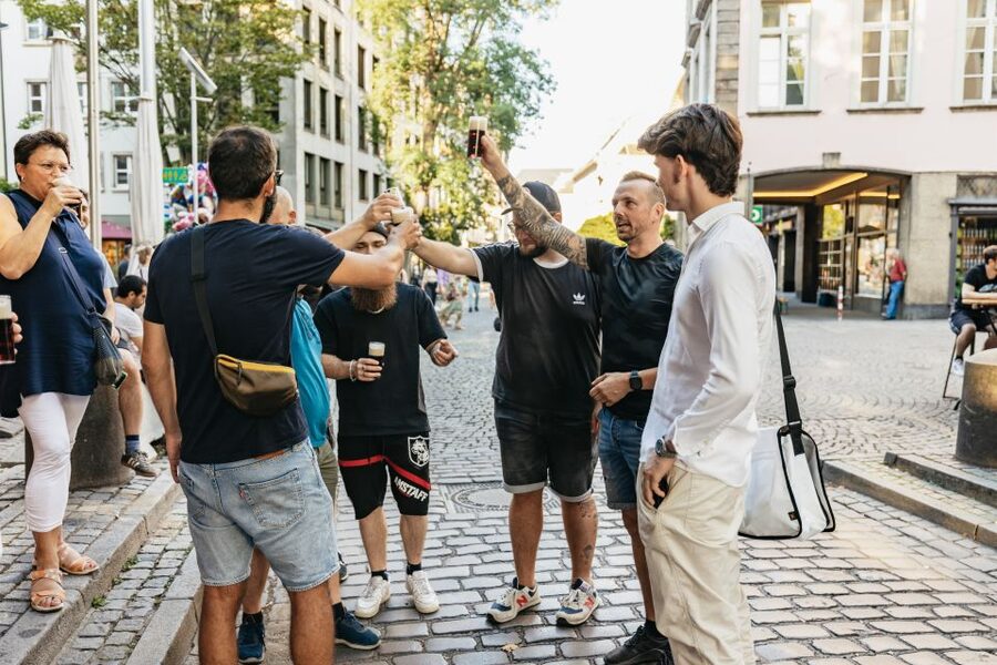 Düsseldorf: Altbier-Safari Beer Walking Tour - What I think makes the $43 price work