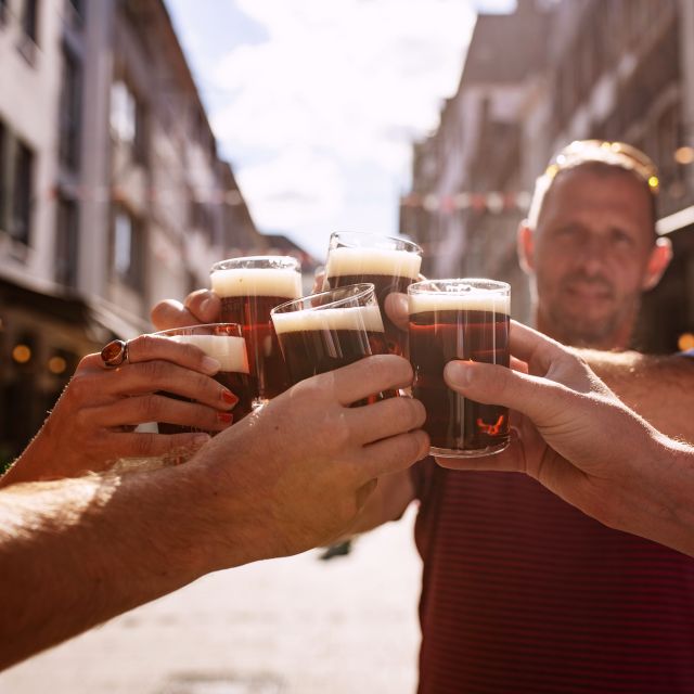 Düsseldorf: Brewery Tour with Alt Beer Tastings - Brauerei Kürzer and the Alt flavor you can taste between stops