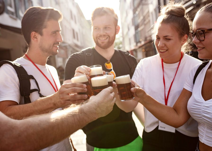 Düsseldorf: Brewery Tour with Alt Beer Tastings - How the English and German delivery works on the ground