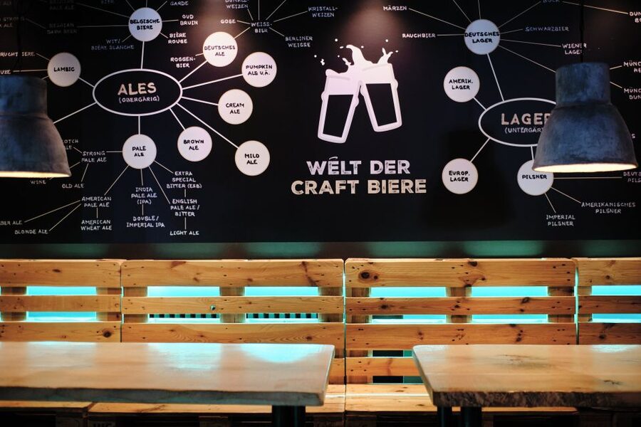 Düsseldorf: Craftbeer & Streetfood - Uerige Brewery Stop: Small Samples and Beer-Expert Talk