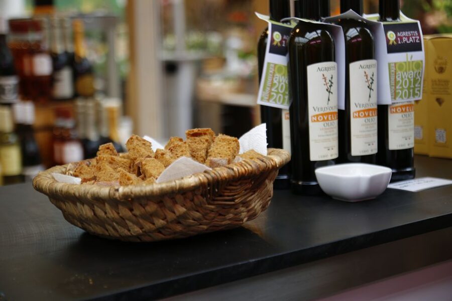 Düsseldorf: Culinary Soul Guided Tour - The spice shop and mustard production story