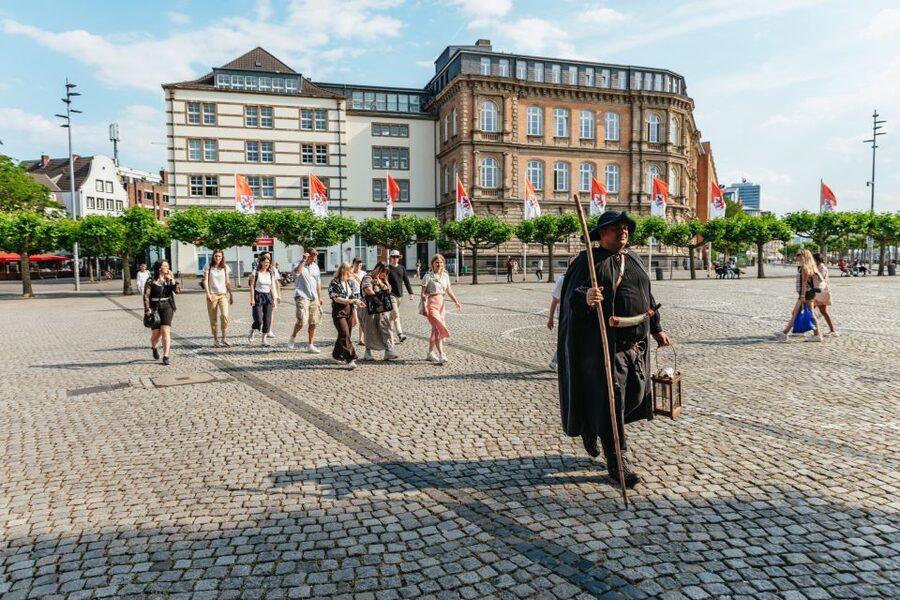 Düsseldorf: Guided Tour with a Night Watchman - The 90-Minute Walk: Lantern Stories at St. Lambert’s, Burgplatz, and Schlossturm