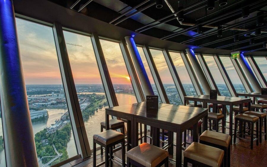 Düsseldorf: Media Harbor and Rhinetower - How the free city museum admission boosts the value