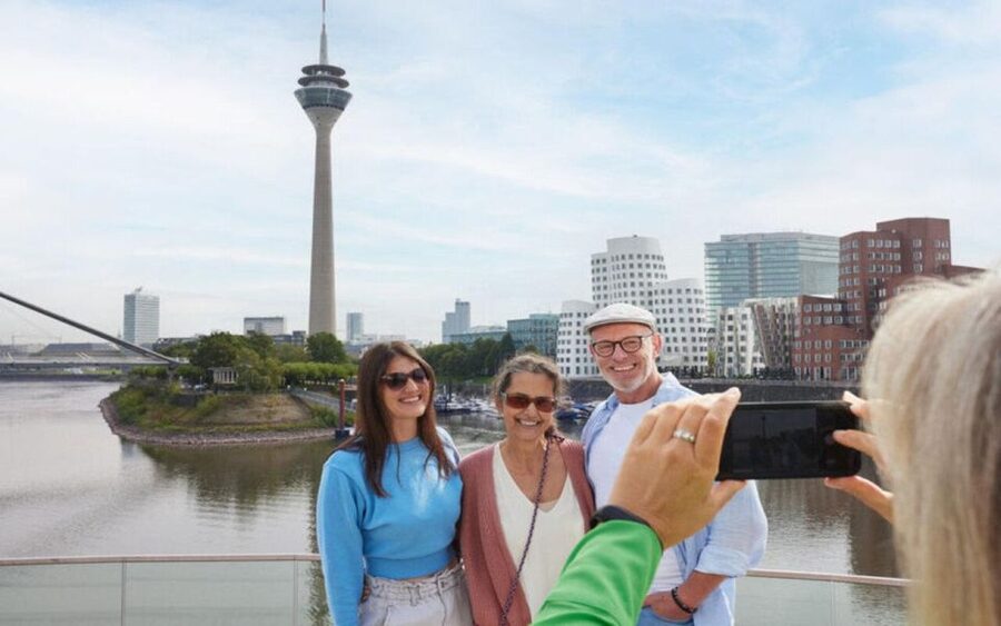 Düsseldorf: MedienHafen Tour - Key things to notice on the MedienHafen Tour