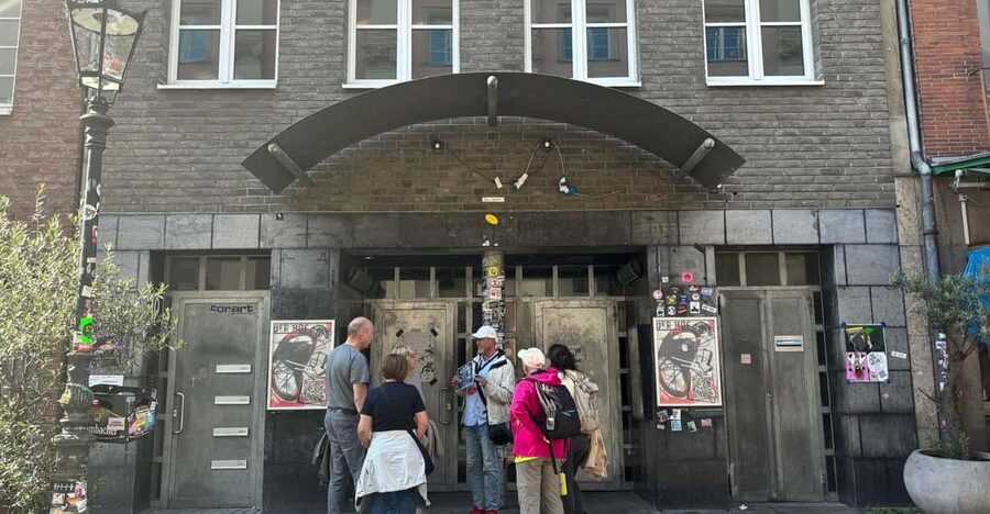 Düsseldorf: Old Town Historical Walking Tour with GEO EPOCHE - Why the Rhine and the Old Town tell the same story