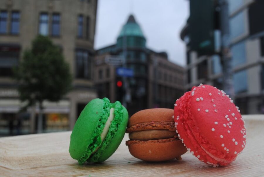 Düsseldorf: Sweet Treats Guided Walking Tour of Old Town - Düsseldorf’s Altstadt, but make it dessert