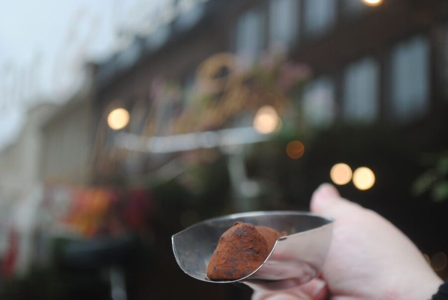 Düsseldorf: Sweet Treats Guided Walking Tour of Old Town - The 5 sweet stops: what you’ll likely taste (and what to watch for)