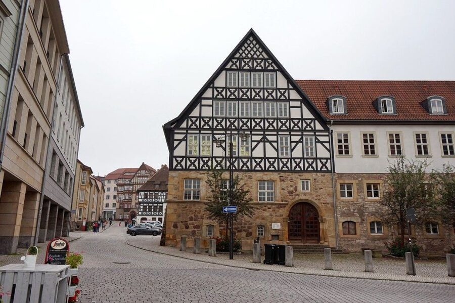 Eisenach: Private Guided Walking Tour - St. Georges Church: baptism, marriage at 14, and choirboy footsteps
