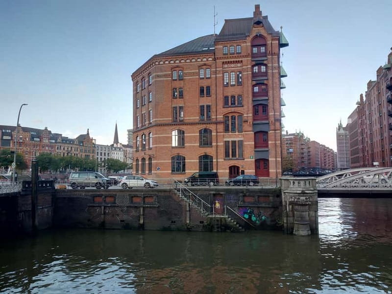 El Tesoro de Hamburgo: Tú decides cuánto pagar al final. - Chilehaus Kontorhaus: a house of accounts in red brick