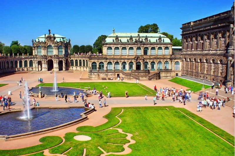 Elbfloren: Historical city tour - Fürstenzug and the Saxon story you can read in stone