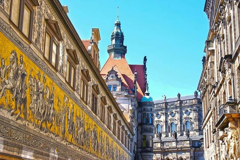 Elbfloren: Historical city tour - Dresden Castle stop: why this starting point matters